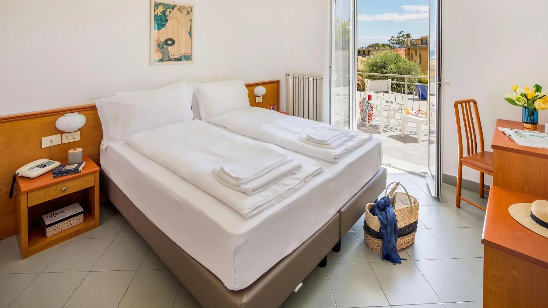 Hotel Tritone Laigueglia 3*,  Italy