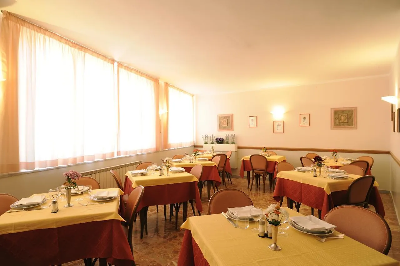 Hotel Tritone Laigueglia 3*,